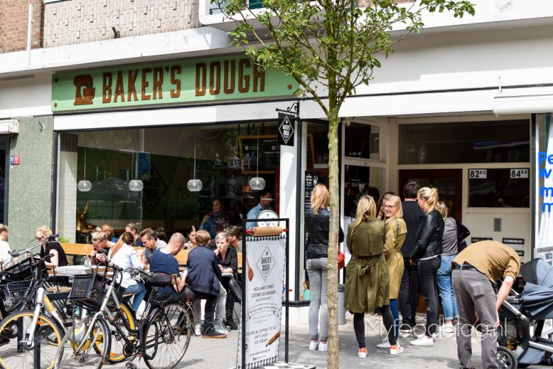 buiten bij Baker's Dough